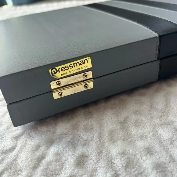 VTG Pressman Backgammon Set in Leatherette Briefcase Complete with Instructions - Picture 6 of 6